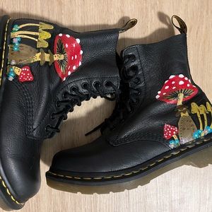 Custom hand painted mushroom Dr martens size 7 Womens Pascal nature doc martens